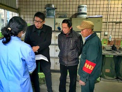 昆明公交发展紧跟科技发展的脚步（1）_副本.jpg
