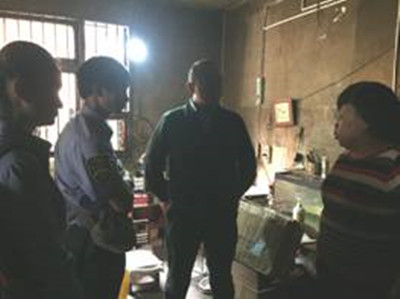 四公司团总支慰问退休党员廖文学师傅简报_副本.jpg