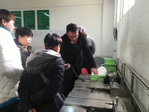 五公司举办电子智能投币箱操作专项培训会（段凯）1