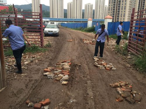 合力整修明波车场 使通行状况得以最大改善（唐云辉）