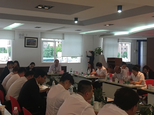 集团公司工会召开上半年工会工作总结交流 在五公司举行（速晓华）