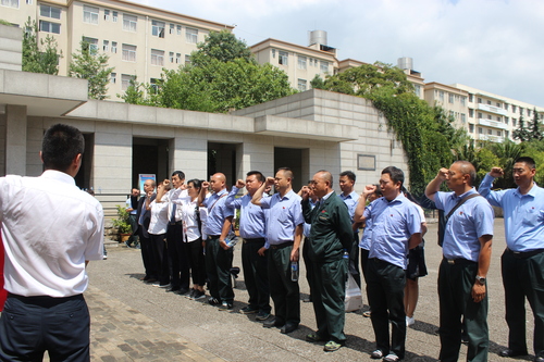 以“主题党日”活动为抓手推动“两学一做”常态化制度化（城乡一车队）