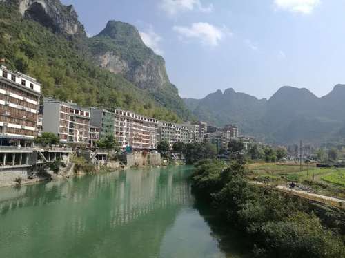 宜宾城一角   任波