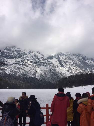 雪山下的观礼-六公司四十一车队杨清川摄 雪山下的观礼-六公司四十一车队杨清川摄