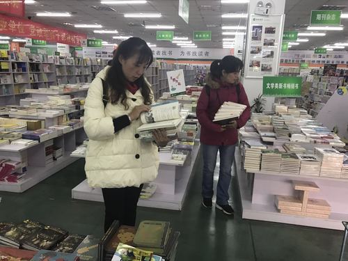 五公司工会为员工书屋添新书（速晓华）