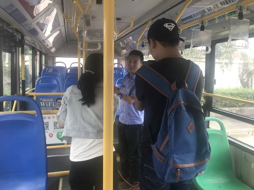 外地小伙迷路 善良驾驶员热心相帮（赵伟）