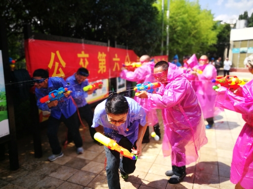 展开水战-六公司四十一车队袁明燕摄 展开水战-六公司四十一车队袁明燕摄