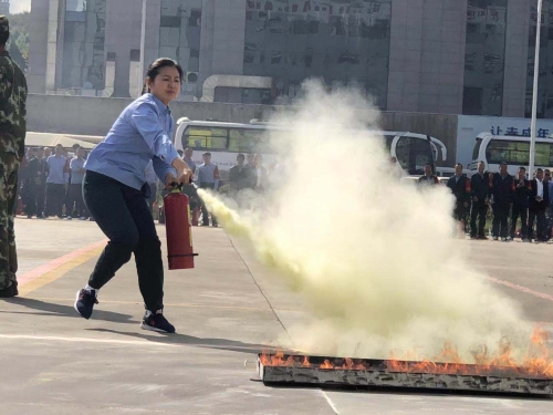 消防演练-六公司四十一车队蒋晨摄 消防演练-六公司四十一车队蒋晨摄